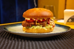 Sushi-Ya-Arad-Burger-pui-karaage-_